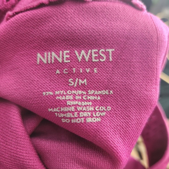 NINE WEST ACTIVE Women's Sports Bra Purple Mesh Detail Racerback Size S/M - Picture 3 of 4